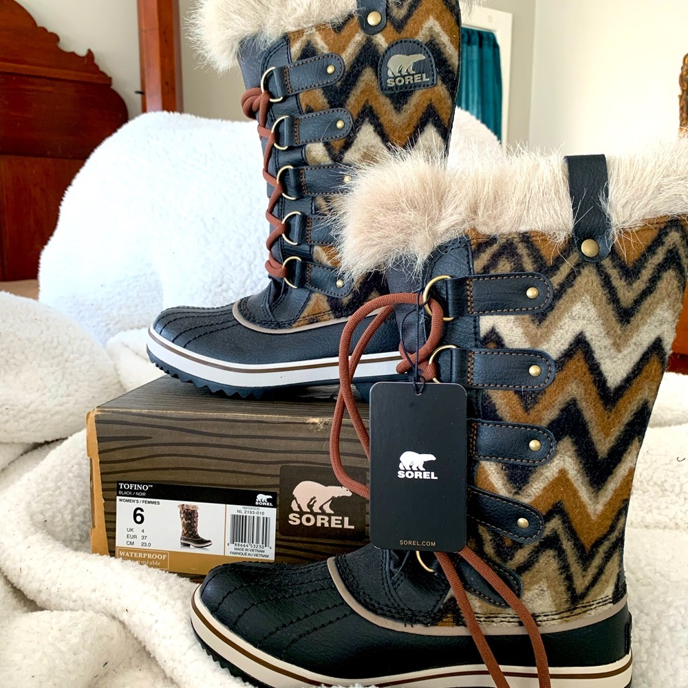 Sorel ToFino NEW women’s boot size 6